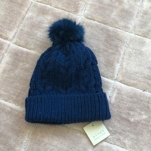 NWT Nordstrom Pom Pom hat